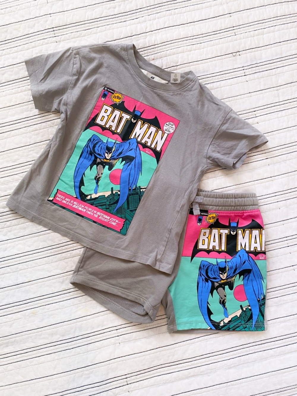 H&M x DC Comics Batman Matching Set Shirt & Shorts Boy’s size 4T